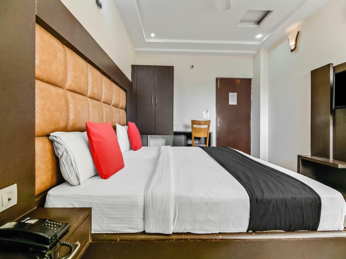 Capital O 32619 Hotel Sugar Palm Gwalior Eksteriør bilde