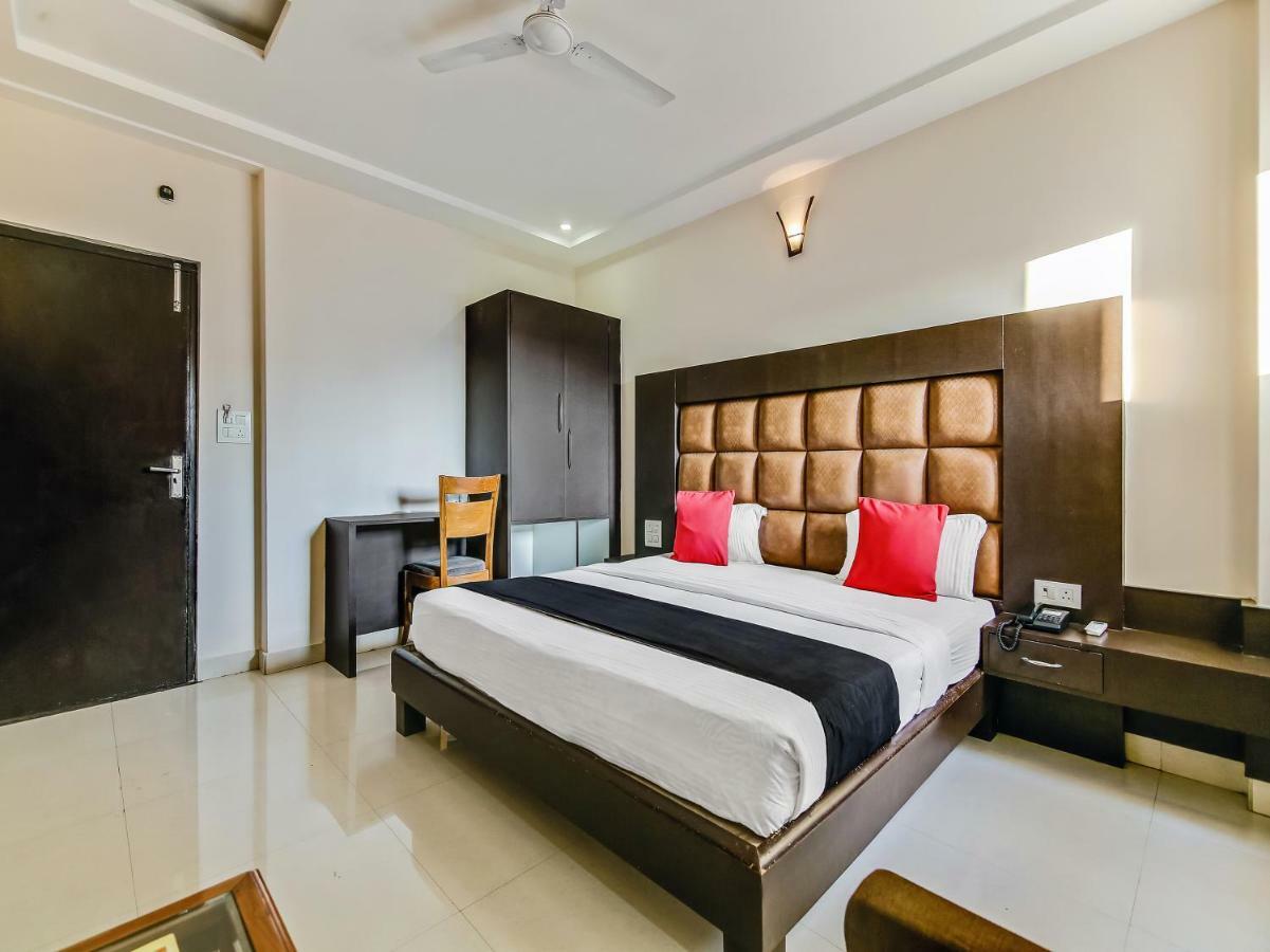 Capital O 32619 Hotel Sugar Palm Gwalior Eksteriør bilde